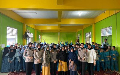 Polwan Polda Maluku Menyelenggarakan “Polwan Manise Mangente Anak Sekolah” di MIT As Salam Ambon
