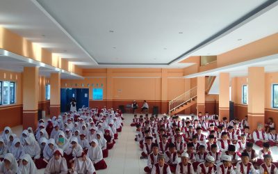 MIT AS-SALAM AMBON MENGGELAR PRAKTEK IBADAH